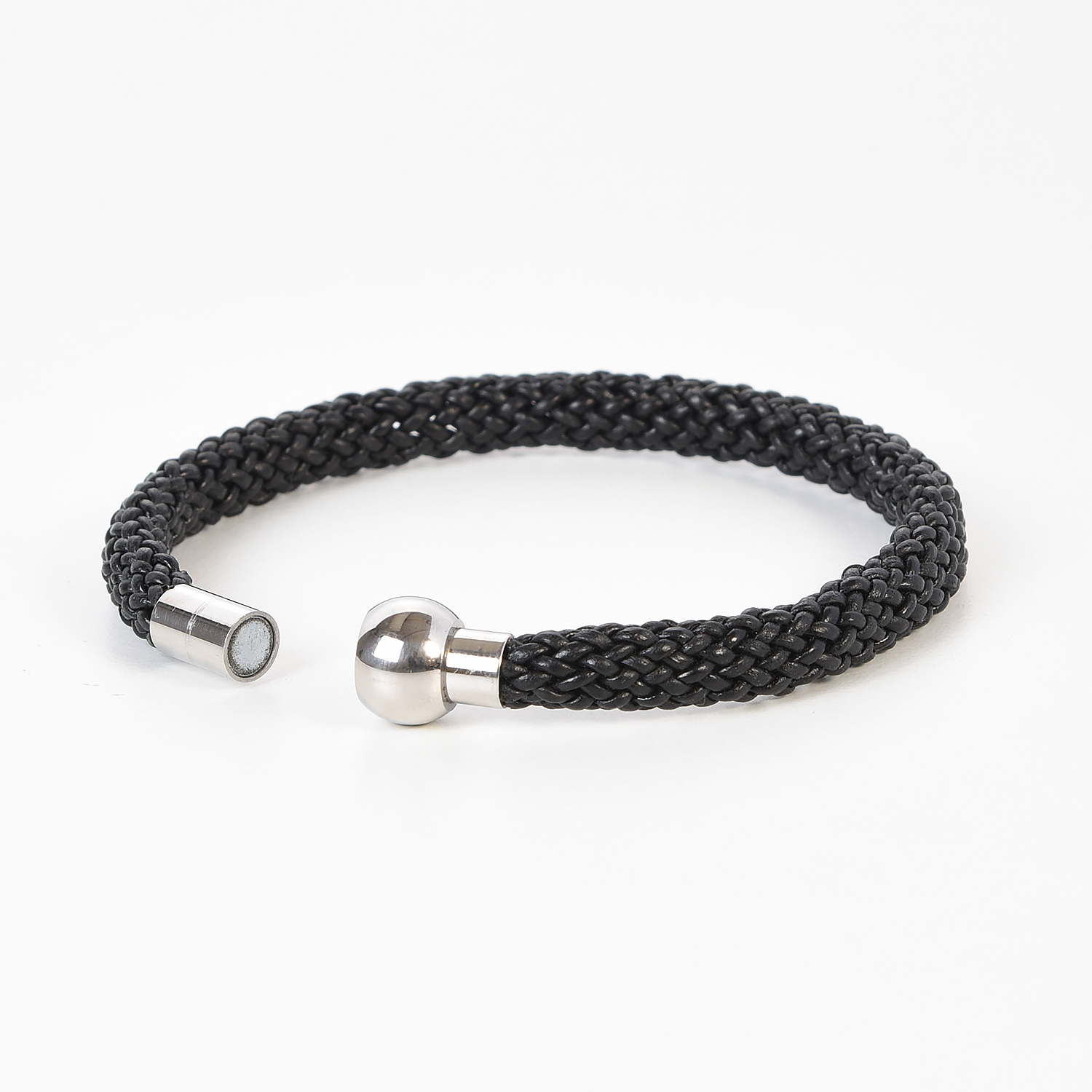 round-machine-braided-leather-bracelet